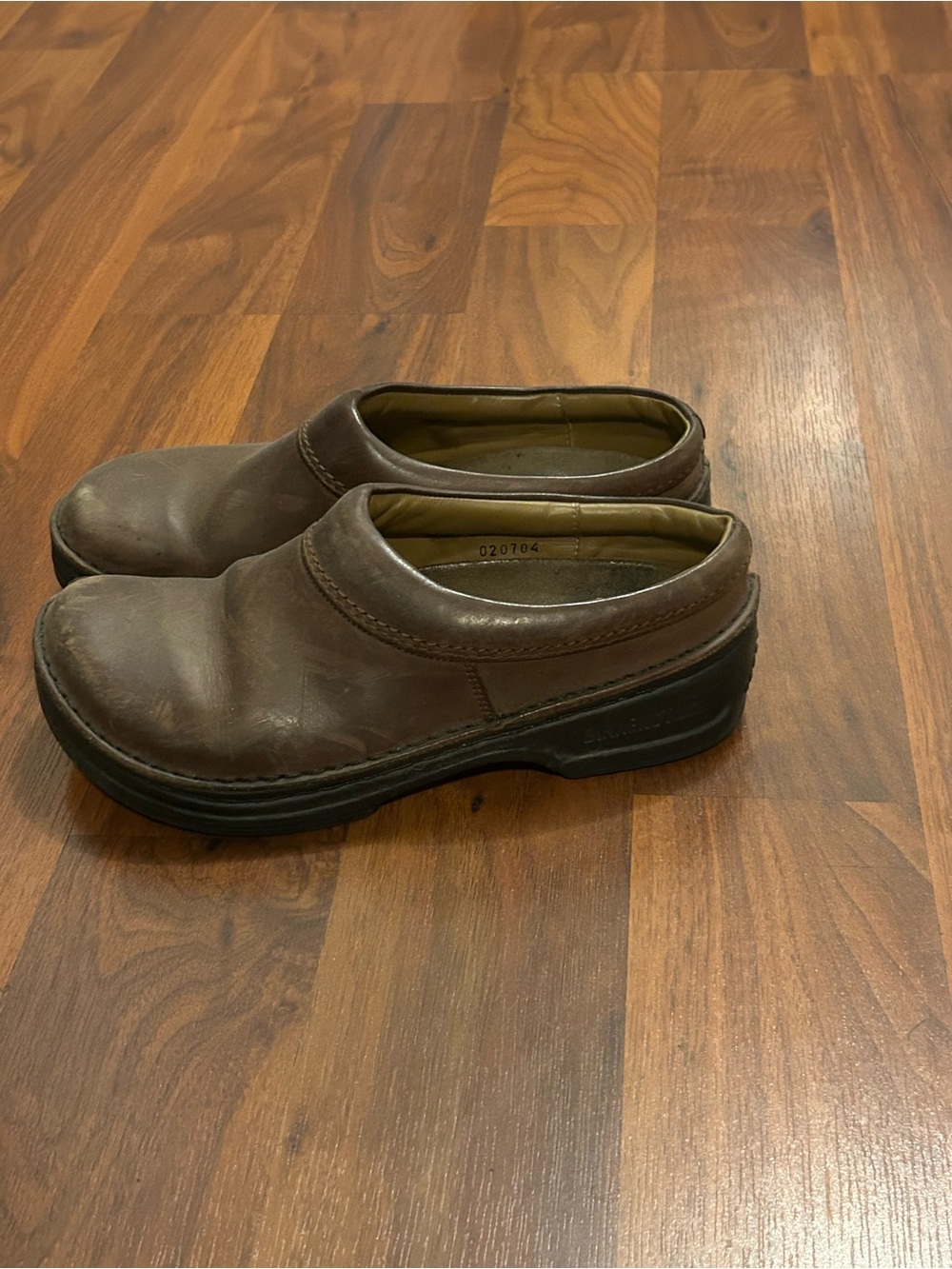 Footprints by Birkenstock slip on clogs brown leather 37